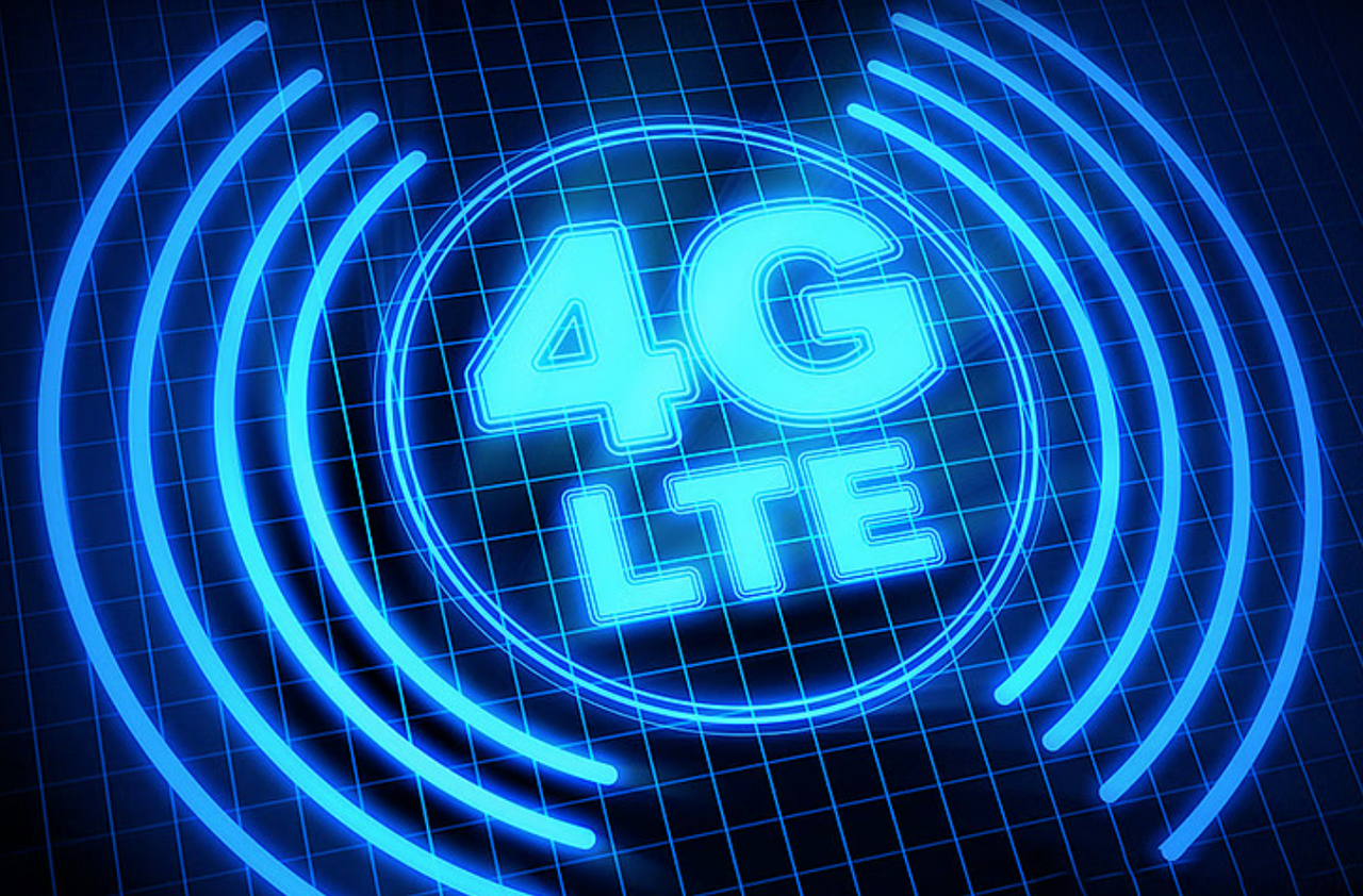 支持多种网络通信：主板自带1给miniPCIe插槽和1个SIM卡槽，支持扩展WiFi？榛4G？椋渲昧榛睿迪諻iFi和4G无限畅联，轻松实现无线网络通讯。