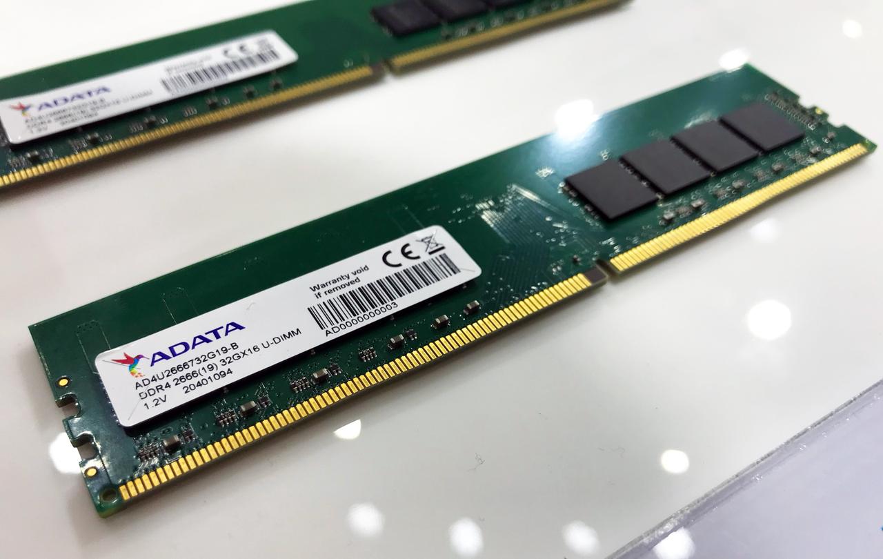 　这款产品的内存容量也不容小觑。本机配置了1个DDR4，内存高达32G。大大满足了用户的工作需求。与此同时，该产品支持多种操作系统，如Windows10，Liinux。